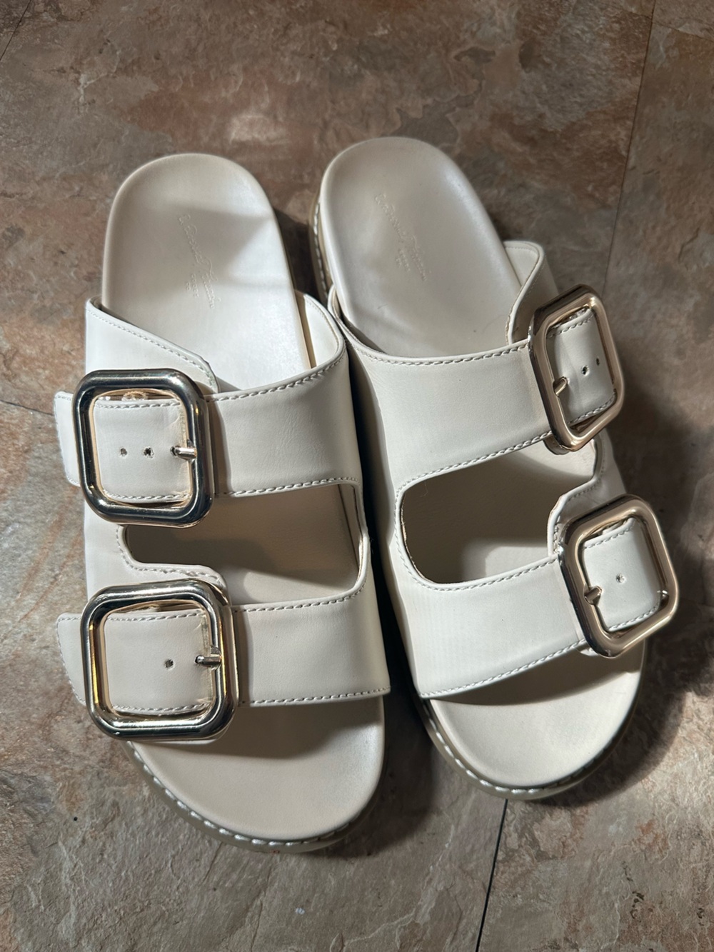Universal Thread Cream Double-Buckle Slide Sandals - Women size 9